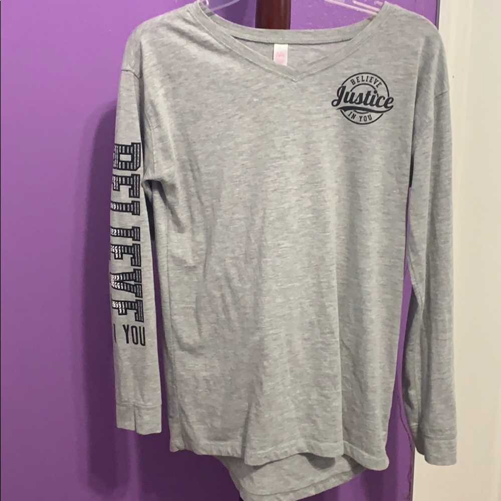 Long sleeve shirt.